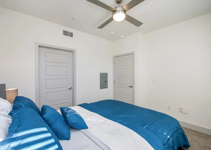 Luxurious & Spacious 1Br