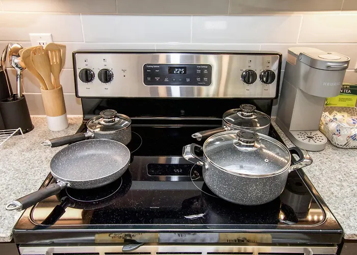 Luxurious & Spacious 1Br