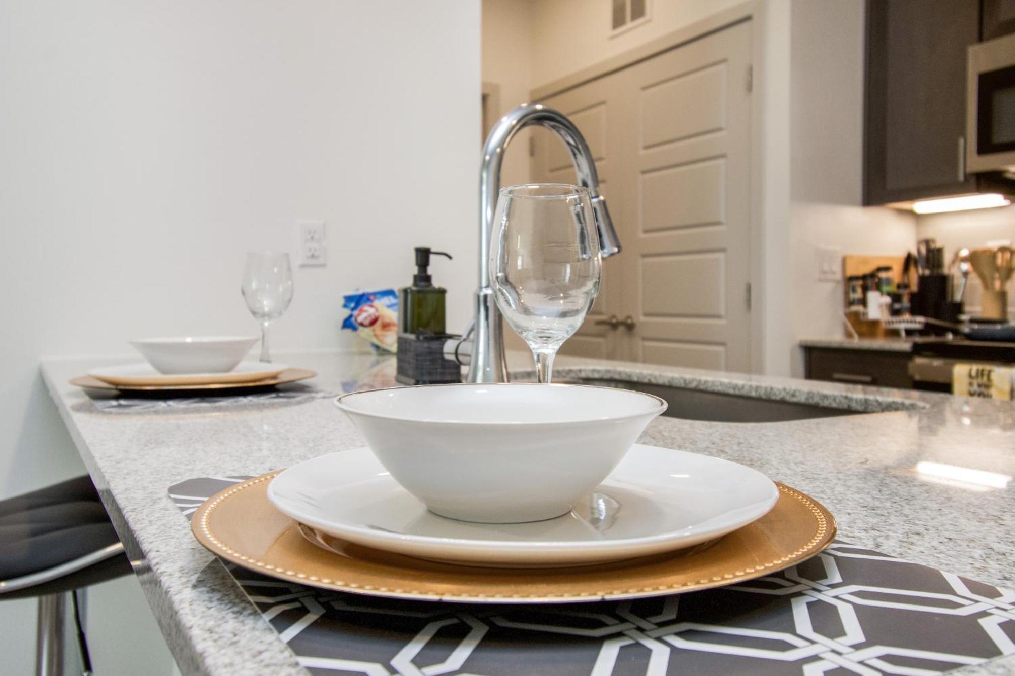 Luxurious & Spacious 1br