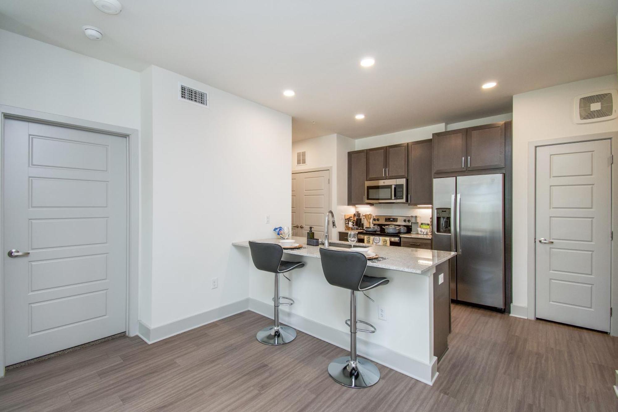 Luxurious & Spacious 1br Appartement *